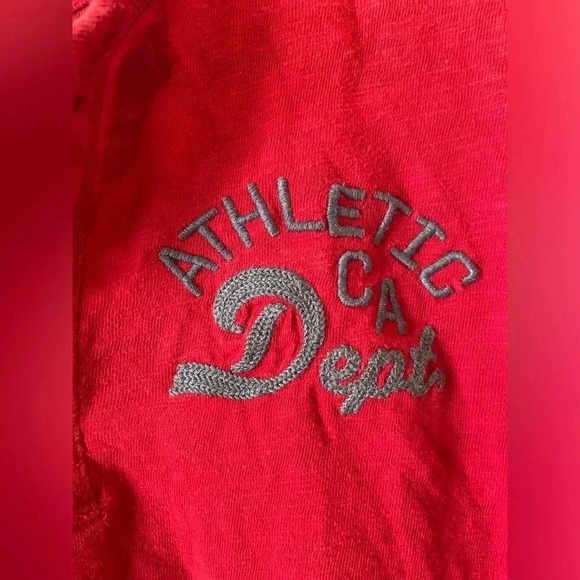 Old Navy - Red Shirt - Men’s Large - Great Condition - Picture 3 of 4